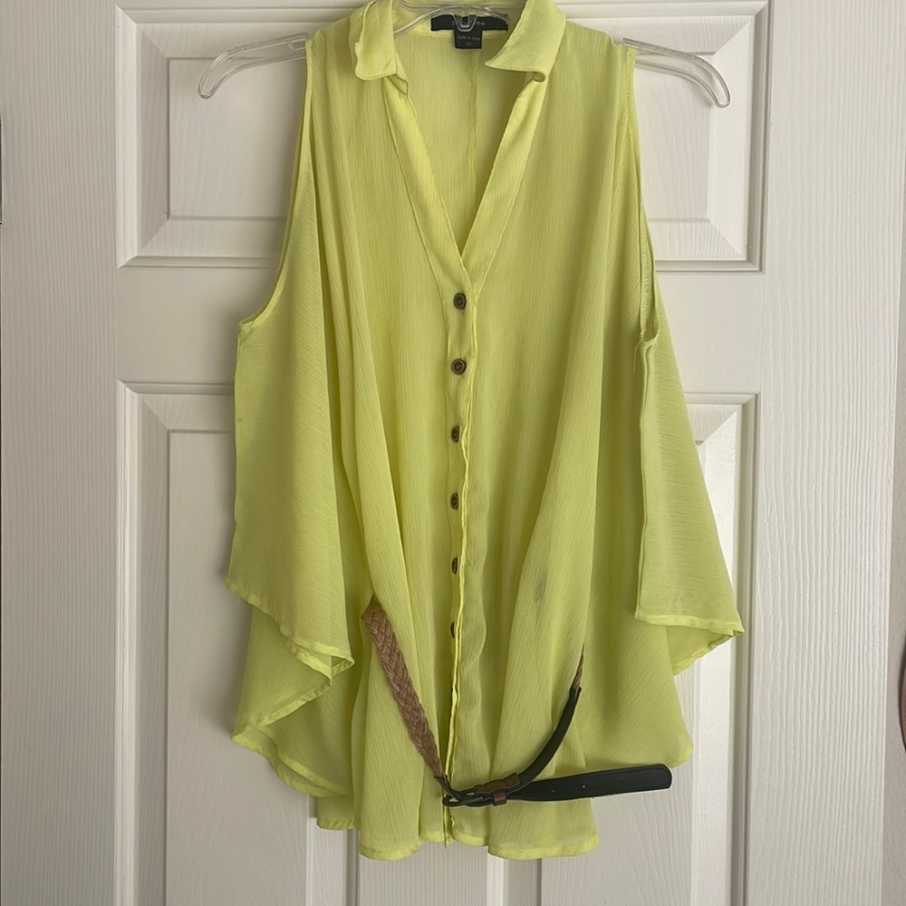 Neon yellow button down with belt 🌟
